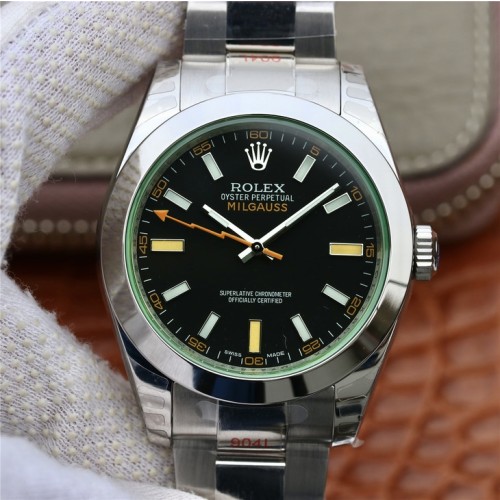 Replica Swiss Rolex Milgauss Black Dial Domed Bezel Green Crystal Oyster Bracelet Men's Watch 116400GV 40mm